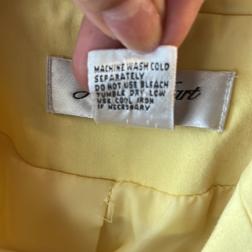 Yellow Blazer Top with 3/4 Sleeve and Lining Size 6P - Picture 8 of 8
